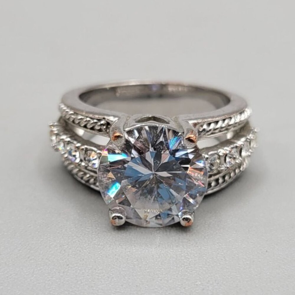 Cubic Zirconia CZ Cocktail Statement Ring Faceted Silver Tone Setting Size 8.25